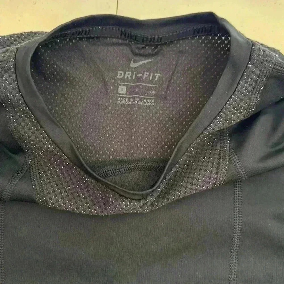 Nike - Picture 3 of 3